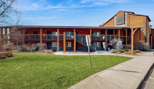 Cozy Resort Condo Perfect for Dells Getaways