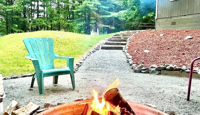 Cozy Ski Retreat on UTV/Snowmobile Trail
