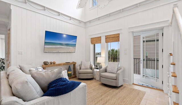 "Crawling Distance" to FloraBama | Private Elevator | Direct Beach Access | My Beach Getaways