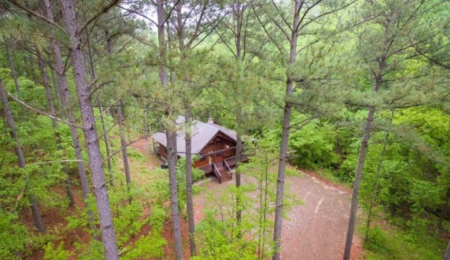 Creekside Escape w/Hot Tub