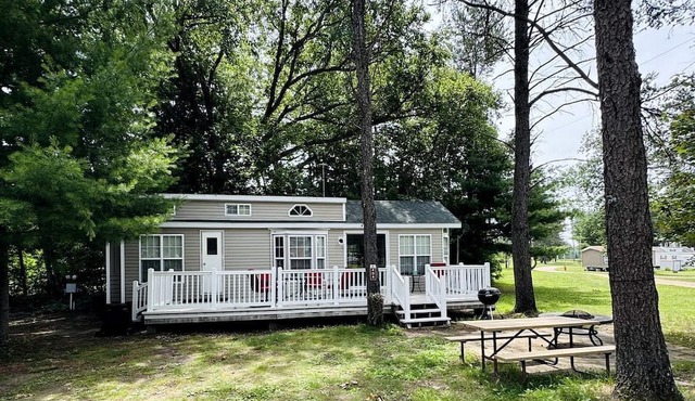 Cute Cabin on a Wonderful Campground for an Amazing Family Getaway in Wisconsin Dells, WI