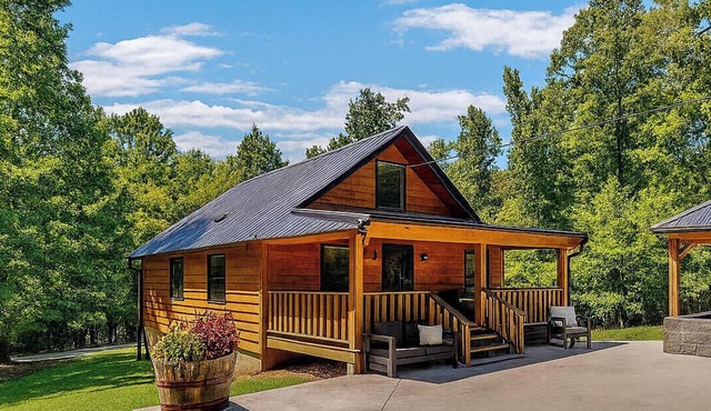 Dale Hollow Cabin, Hot Tub, Fireplace, Lake Access