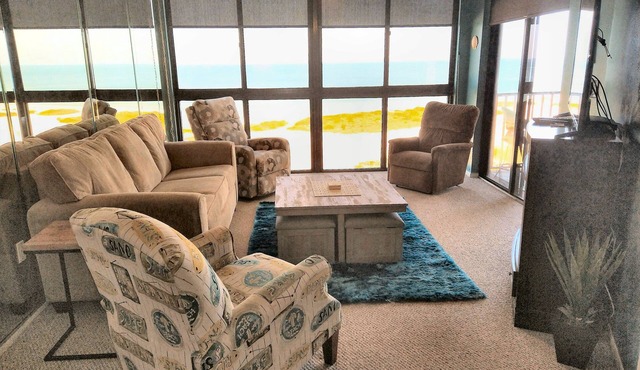 Directly on the Beach! Book a week in Aug & get up to 7 days free!