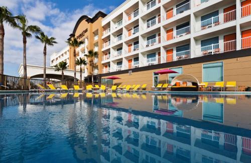 DoubleTree by Hilton Galveston Beach