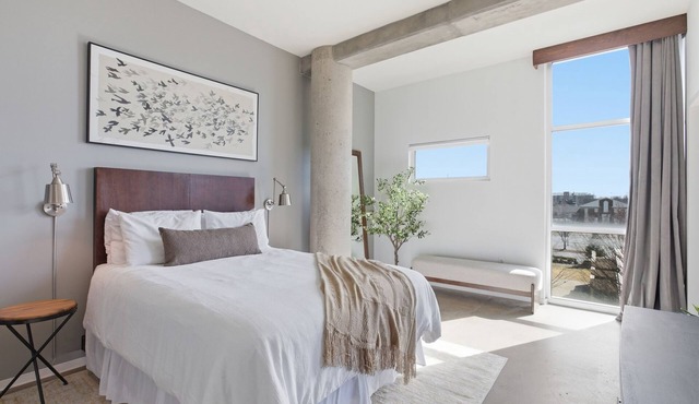 Downtown Meets East Nashville | Modern 1BR | Rooftop + Parkingop