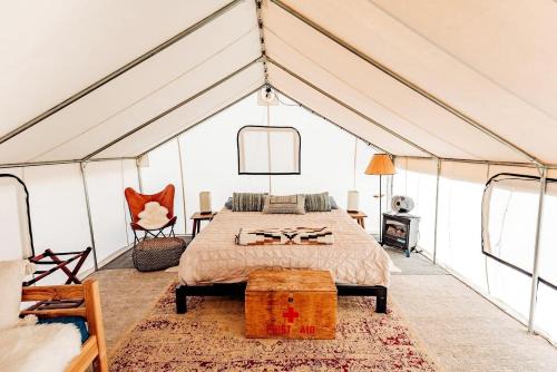 Dreamy Safari Tent for a Peaceful Escape in the Desert in Cane Beds, Arizona