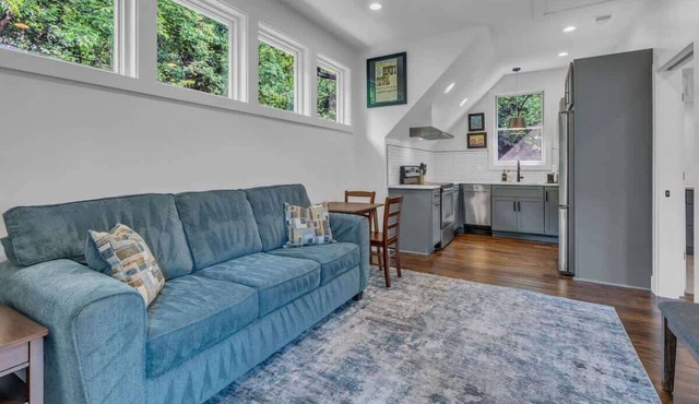 East Nashville Greenwood Treehouse Close to DT!