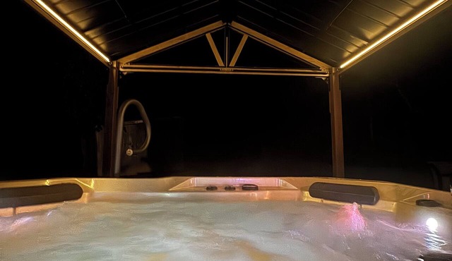 Escape to the peaceful beauty of Millstone Cottage in Southern Illinois.