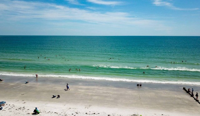 Fantastic Beachfront Resort. Roomy and Comfortable. Take a Stroll along Beach or Lounge at the Pool.