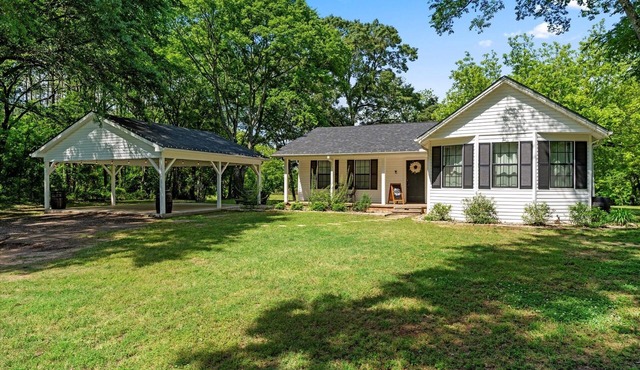 Folktale Cottage & Farmhouse Retreat