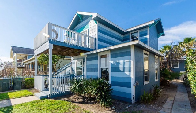 Galveston Multi-Unit Vacation Home Near Beach, Pleasure Pier & Restaurants!