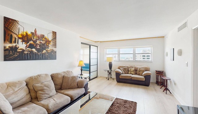 Getaway condo near the beach with Wifi & fully equipped kitchen