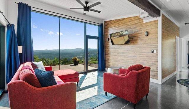 Great Mountain Get-Away + Hot Tub