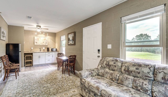 Greers Ferry Lake Access! Cozy & Wooded Retreat