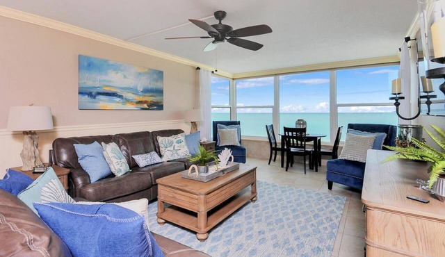 Gulf Front Executive level Condominum 2 Master Suites/2 full bathrooms