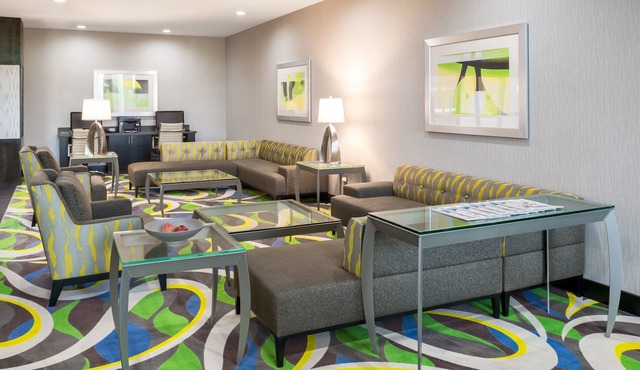 Holiday Inn Express & Suites Norman by IHG