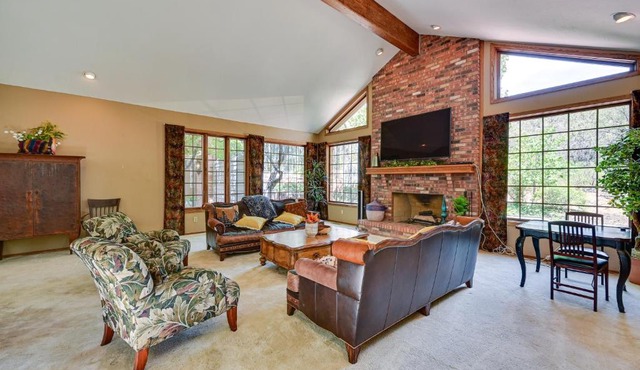 Hot Tub + Games: Spacious Golf Retreat in Payson