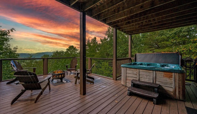 Hot Tub& Mountain Views - Min to National Park!