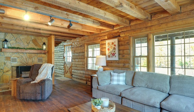 Kentucky Lake Access! Family Log Cabin w/Deck