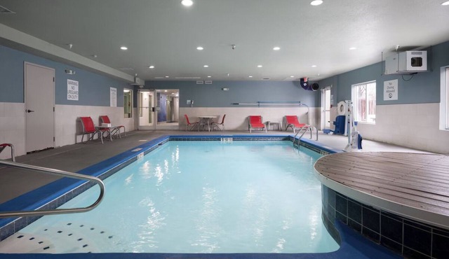 King Room with Free Breakfast | For Business Trips & Leisure Explorers
