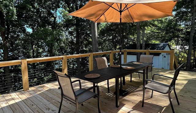 Lake Bluff Retreat - A Charming 3 bed /2 Bath Home on Barren River Lake