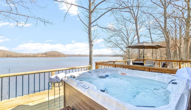 Lake front with private dock & boat ramp