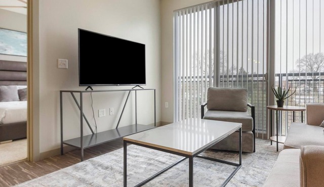 Landing | Amazing 1BD, Gym, Courtyard
