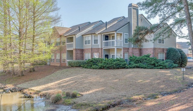 Landing | Beautiful 1BD, Tennis Court, Pool