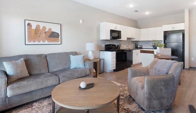 Landing | Beautiful 1BD, Pool, Rooftop Lounge