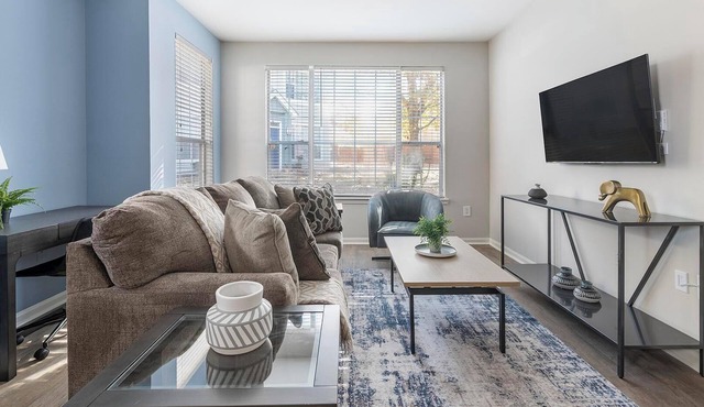 Landing | Beautiful 1BD, Clubhouse, Gym