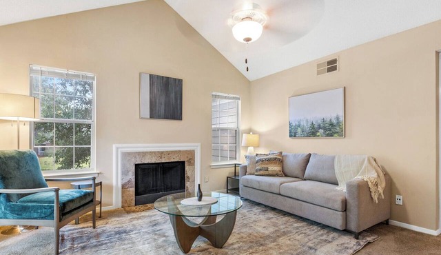 Landing | Modern 2BD, Pool, Tennis Court