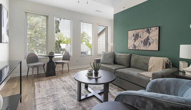 Landing | Spectacular 1BD, Gym, Courtyard