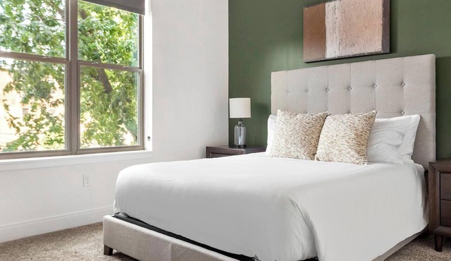 Landing | Stunning 1BD, Gym, Yoga Studio
