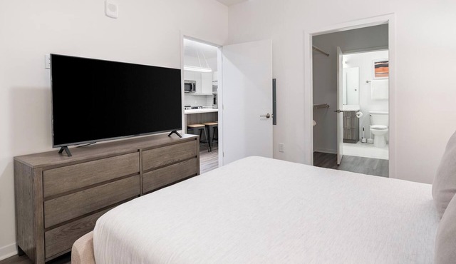 Landing | Stunning 2BD, Gym, Game Room