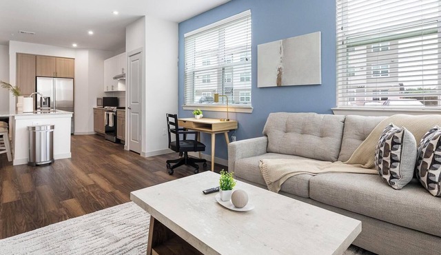 Landing | Stylish 1BD, Clubhouse, Pool