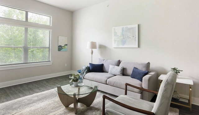 Landing | Stylish 1BD, Gym, Clubhouse