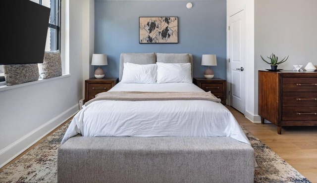 Landing | Stylish Studio, Pool, Game Room
