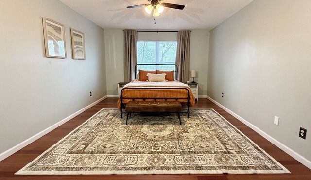 Large Family/Co-worker Friendly Private Space Close to Everything!