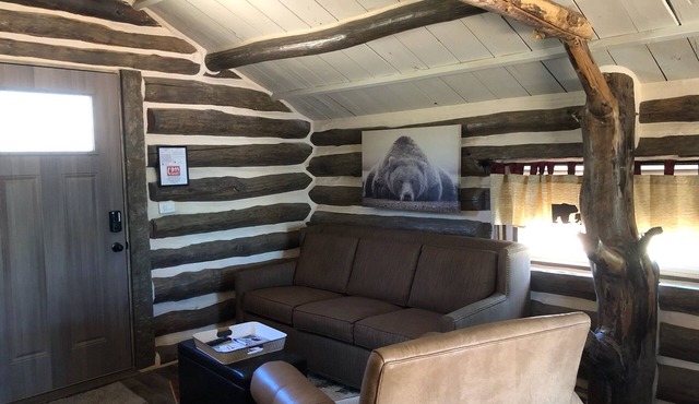 Log Cabin on Lake Alice & ATV/UTV Trails, Mama Bear 1-Bedroom