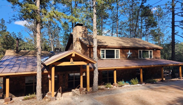 Lone Star Lodge in Whispering Pines w/Mountain View - Epic Pickleball Fun!