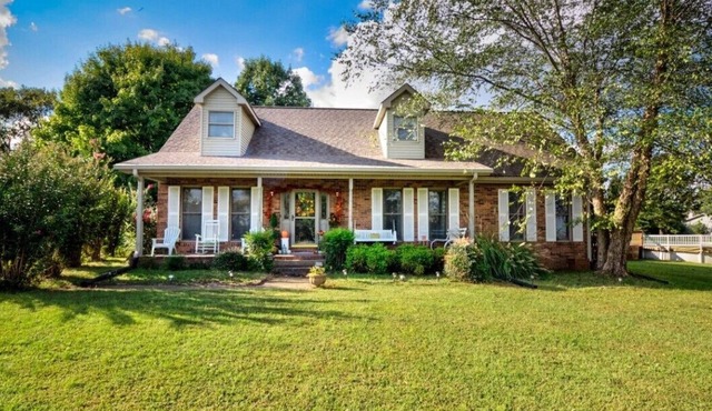 Lovely Clarksville Retreat + Pet Friendly