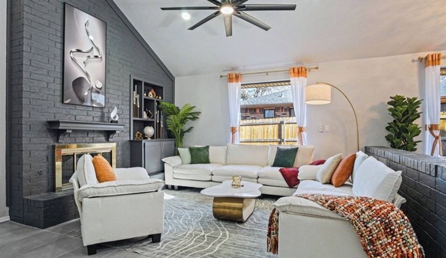 Luxury 3BR Retreat Fire Table Minutes to Lake Hefner