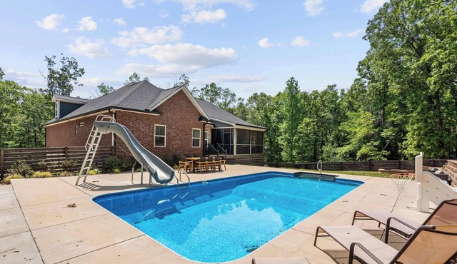 Luxury Estate w/Pool-Game Room-Indoor Basketball