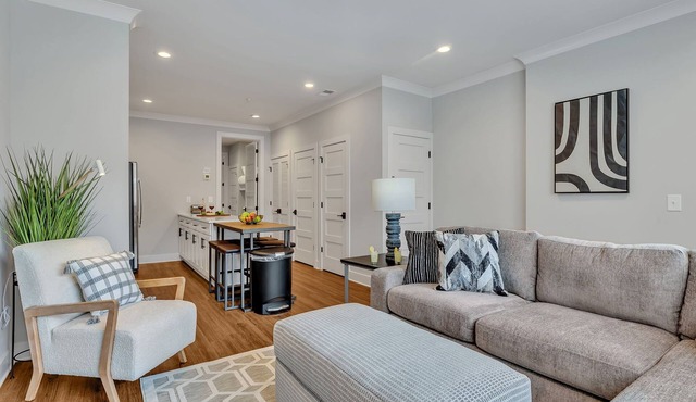 Melrose Fusion - 6 Units - Minutes to Broadway