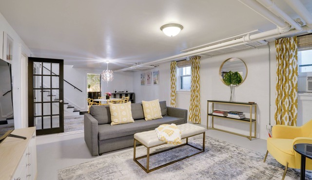 Minneapolis Home w/Deck & Grill, 5 Mi to Dtwn!