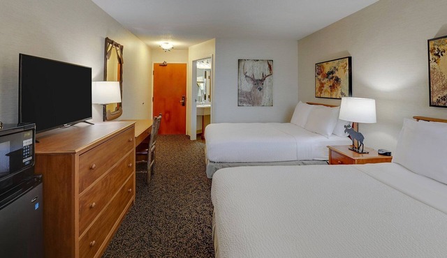 Mississippi River Haven! Hot Breakfast & 24/7 Coffee Service | 2 Units