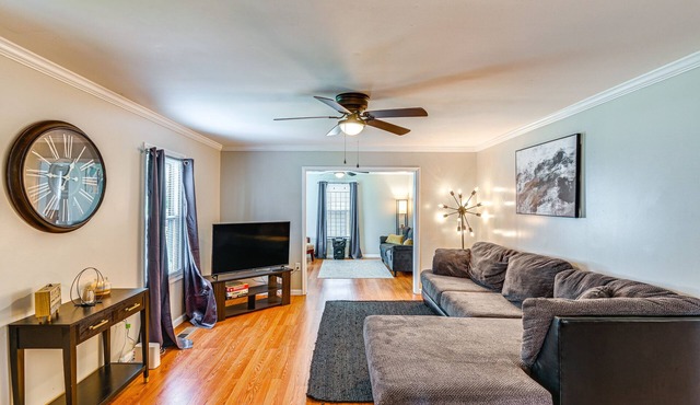Modern Nashville Vacation Home ~ 3 Mi to Downtown!
