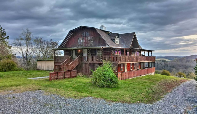 NEW! Sevierville Countryside Getaway w/ 2 Decks!