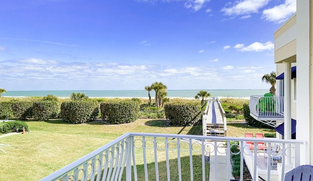 Oceanfront Condo with Shared Pool and Hot Tub, Ocean View, and High-Speed WiFi