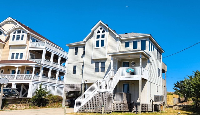 Oceanfront home with private hot tub, pool, washer/dryer & central AC
